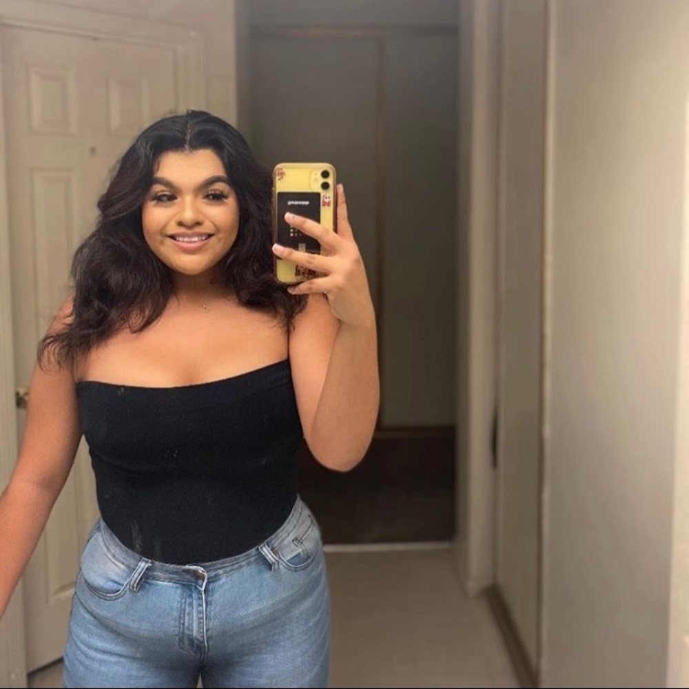 Meet your Posher, Layla